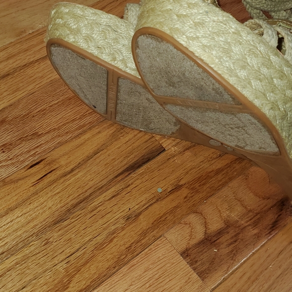 SHARP! BRAND NEW NINE WEST WEDGES - Women Size: 11 - $30 - Picture 4 of 8